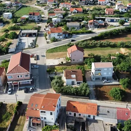 Luka * Posedarje