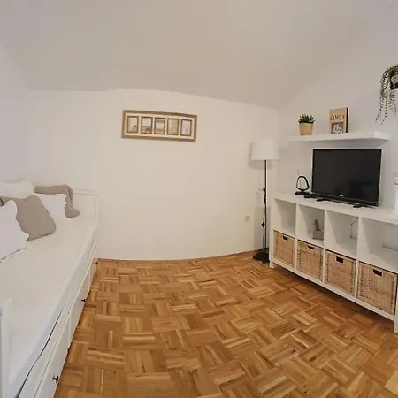 Luka Holiday home Posedarje