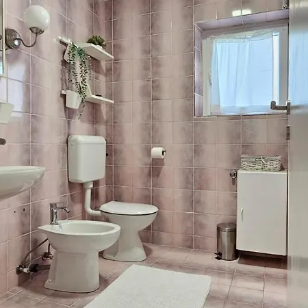 Holiday home Luka Posedarje