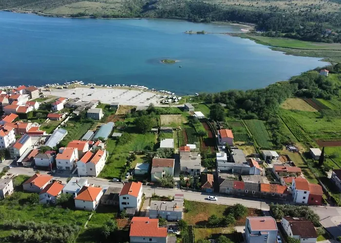 Luka * Posedarje